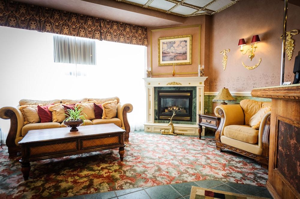 Peterborough Inn & Suites Hotel Экстерьер фото