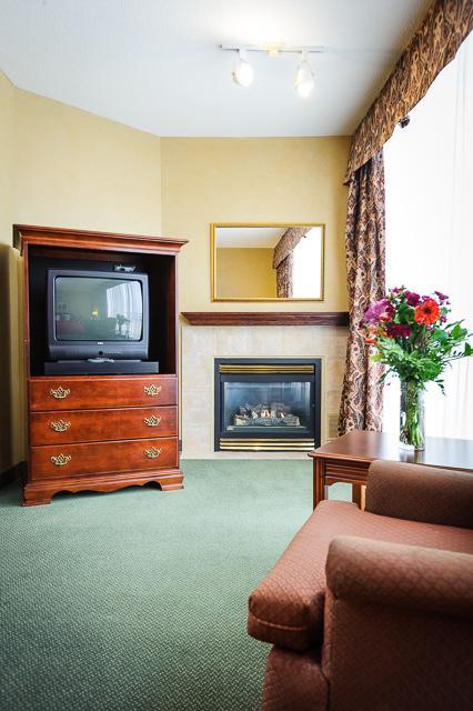 Peterborough Inn & Suites Hotel Номер фото
