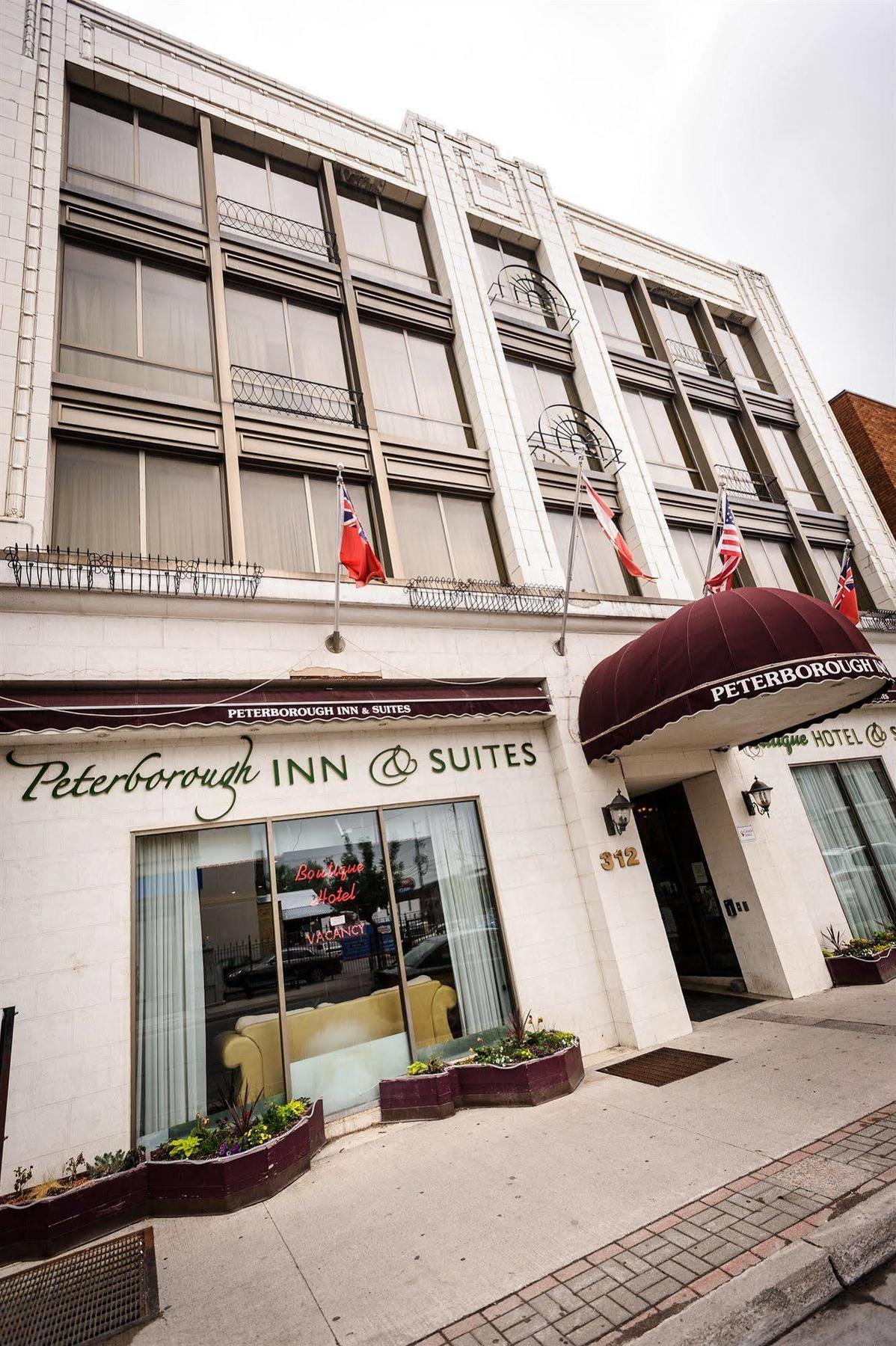 Peterborough Inn & Suites Hotel Экстерьер фото