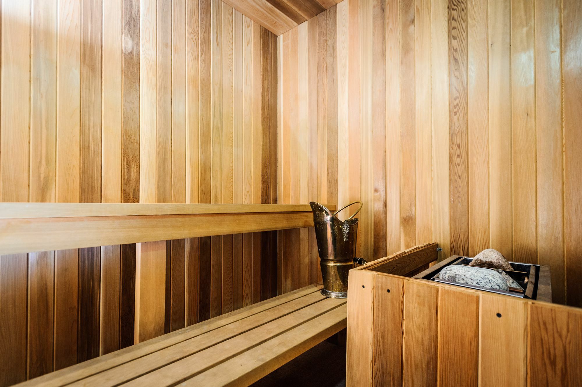 Peterborough Inn & Suites Hotel Экстерьер фото